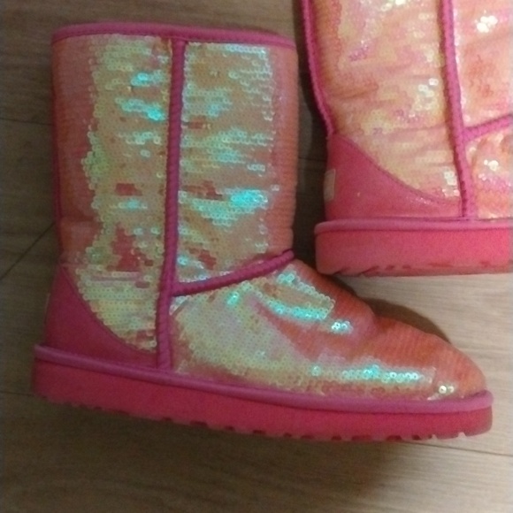 UGG- Sequin Pink Medium Boot Size 8 - Picture 2 of 9